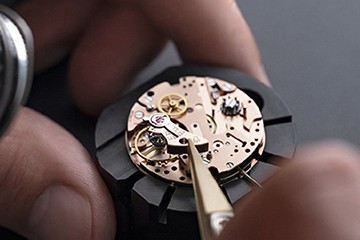 杭州欧米茄手表表带发黑